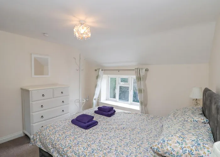 Airy Hill Old * Whitby